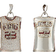 Image for article titled Women Who Scored $10,000 Lebron Pendant Is No Longer A Lebron Fan